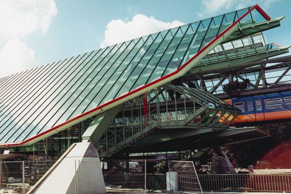 schwebebahn-53124AC13-D4D0-EA22-2A46-529E2BAA01B8.jpg