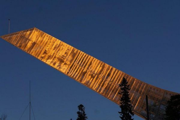 holmenkollen785B2A4A-ECFB-B001-14C1-6F69C4F934E9.jpg