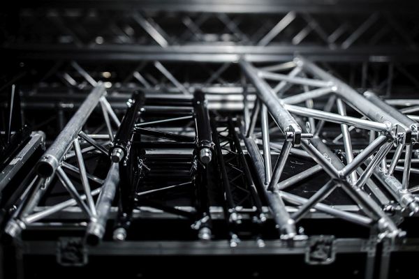 globaltruss-traversen-rgb-100080B76F9C-FB66-A559-F32A-18E3F11AAFF1.jpg
